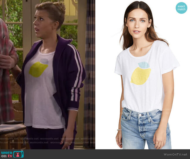 Lemon Vintage Tee by Sundry worn by Stephanie Tanner (Jodie Sweetin) on Fuller House