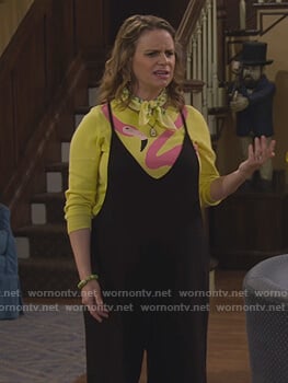 Kimmy's yellow flamingo sweater on Fuller House
