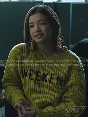 Alyssa’s yellow weekend sweater on Stumptown