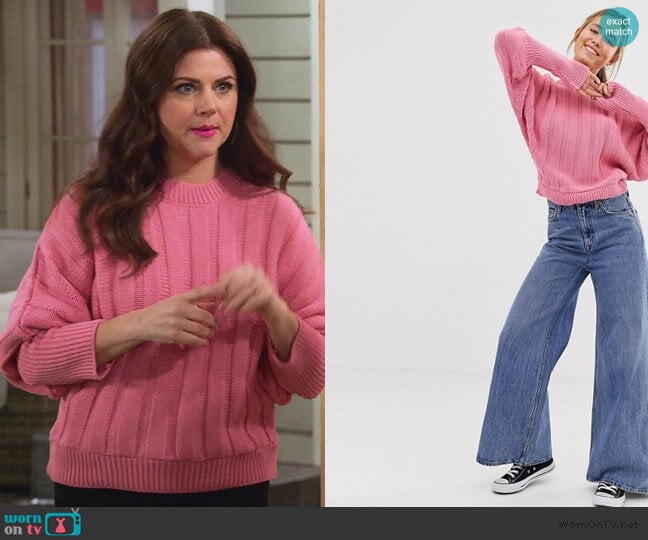 Chunky Sweater in Wide Rib by ASOS worn by Lori Mendoza (Tiffani Thiessen) on Alexa & Katie