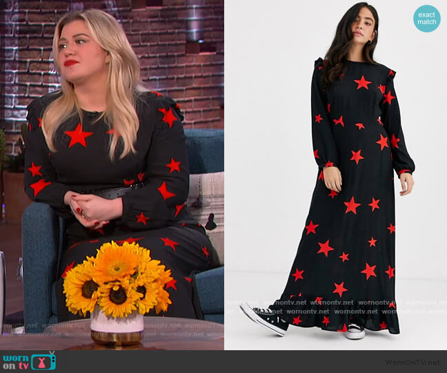 WornOnTV: Kelly’s black star print maxi dress on The Kelly Clarkson ...