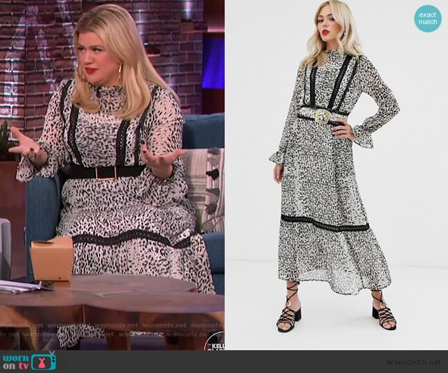 lace insert maxi dress with buckle belt in leopard print by ASOS worn by Kelly Clarkson on The Kelly Clarkson Show