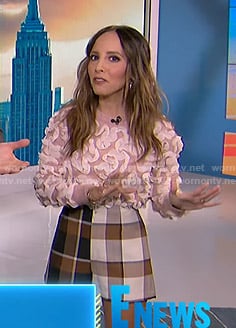 Lilliana’s pink ruffled sweater and check shorts on E! News