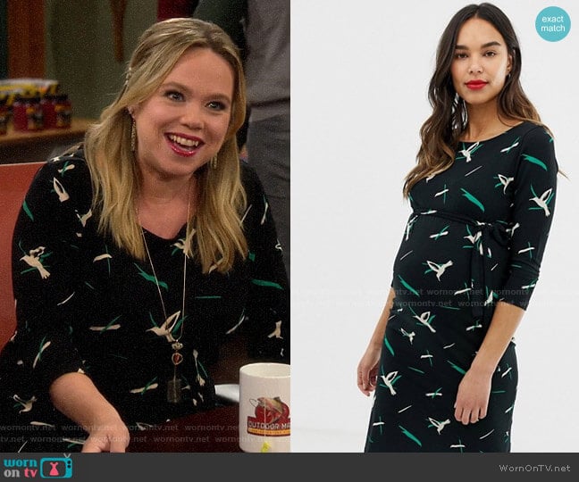 Mamalicious maternity bird print midi dress worn by Kristin Baxter (Amanda Fuller) on Last Man Standing