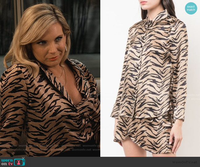 Cambridge Blouse by Reformation worn by Brianna (June Raphael) on Grace & Frankie