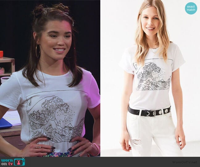 Wave Tee by Future State worn by Alexa Mendoza (Paris Berelc) on Alexa & Katie