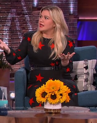 Kelly’s black star print maxi dress on The Kelly Clarkson Show