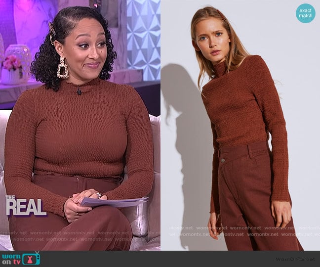 Rapidity Long Sleeve Top and Between the Lines by C/Meo Collective worn by Tamera Mowry on The Real