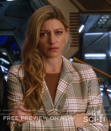 Ava's plaid blazer on Legends of Tomorrow