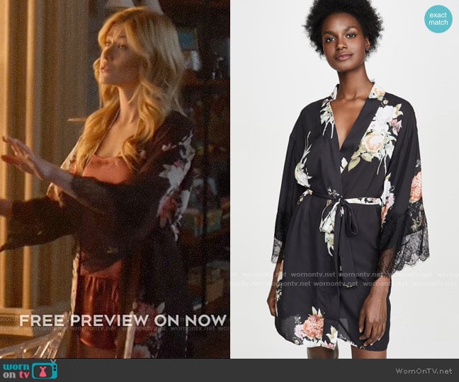 Mia’s black floral robe on Arrow