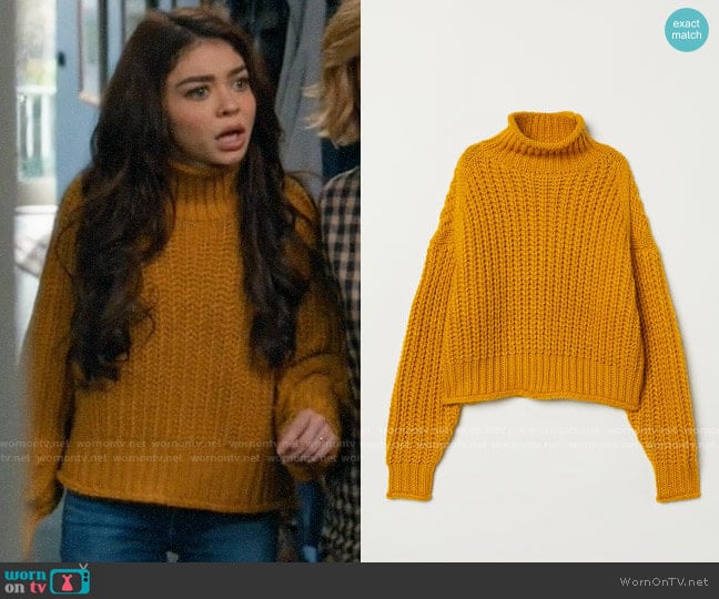 H&M Ribbed Turtleneck Sweater in Dark Yellow worn by Haley Dunphy (Sarah Hyland) on Modern Family