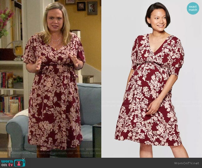 Ingrid & Isabel Floral Print Short Sleeve V-Neck Dress worn by Kristin Baxter (Amanda Fuller) on Last Man Standing