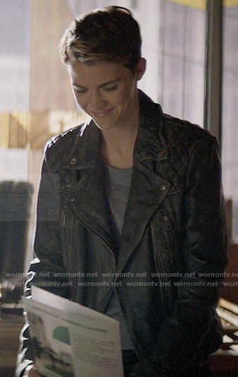 Kate's quilted leather moto jacket on Batwoman