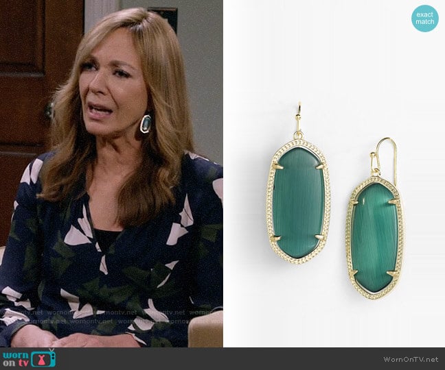 Kendra Scott Elle Earrings in Emerald worn by Bonnie Plunkett (Allison Janney) on Mom