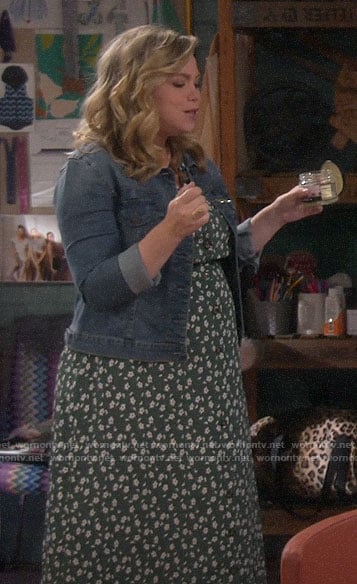 Kristin's green floral button front maternity dress on Last Man Standing