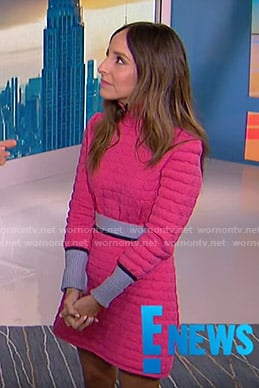 Lilliana’s pink turtleneck sweater and knit skirt on E! News