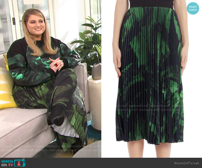 Logo Brushstroke Pleated Silk Midi Skirt by Off-White worn by Meghan Trainor on E! News Daily Pop