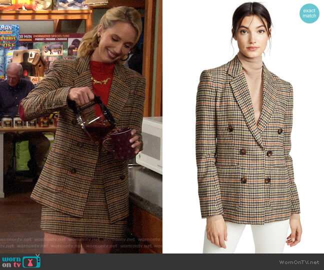 Rachel Antonoff Vivian Blazer in Camel Check worn by Mandy Baxter (Molly McCook) on Last Man Standing