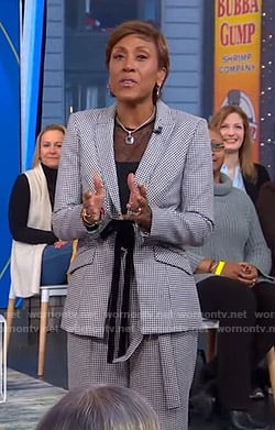 Robin’s houndstooth checked suit on Good Morning America