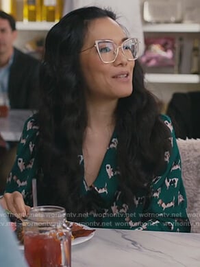 Doris’s green pug print blouse on American Housewife