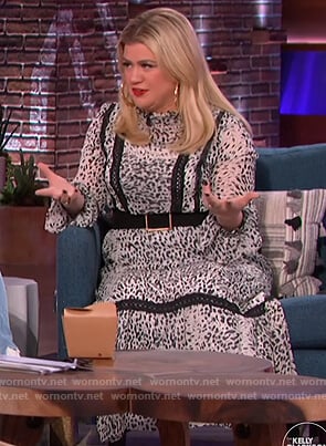 Kelly’s white leopard lace inset maxi dress on The Kelly Clarkson Show