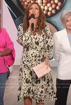 Carrie’s animal print wrap dress on The Talk