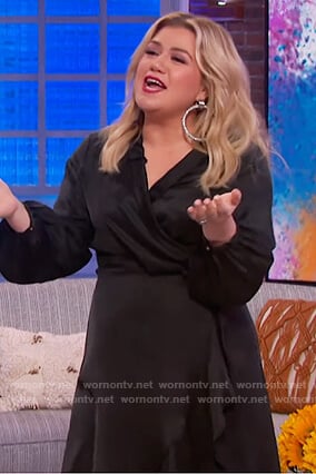 Kelly’s black satin dress on The Kelly Clarkson Show