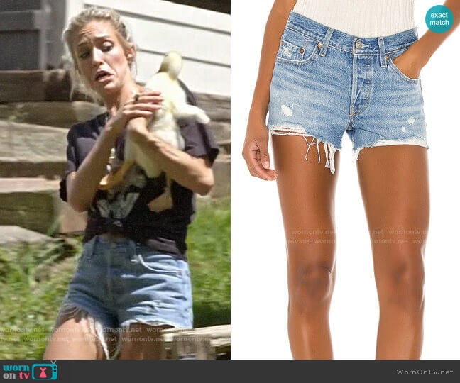 Levis Denim Shorts in Luxor Light Deconstructed worn by Kristin Cavallari on Very Cavallari