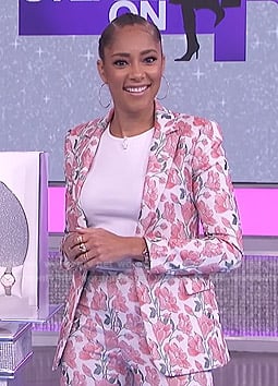 Amanda’s pink floral blazer and flared pants on The Real