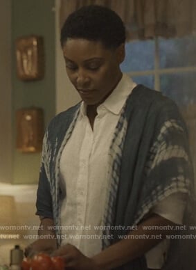 Lynn's blue tie dye kimono on Black Lightning