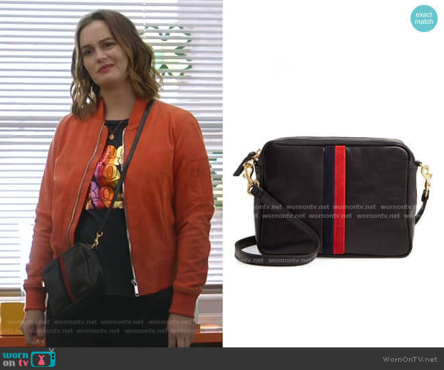 WornOnTV: Angie’s black graphic print tee on Single Parents | Leighton ...