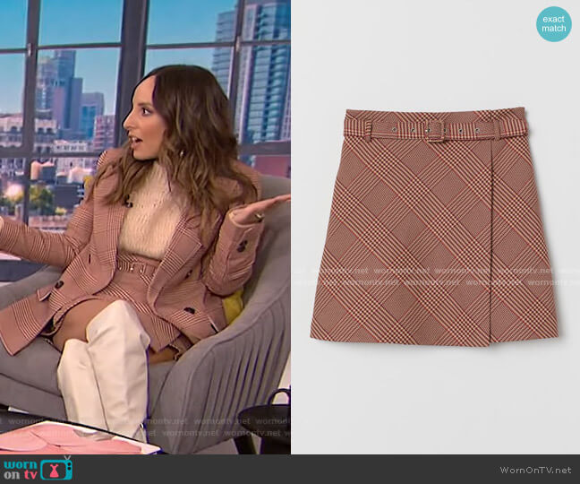 Skirt with Belt by H&M worn by Lilliana Vazquez on E! News