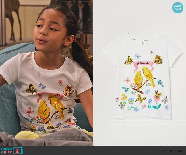 T-shirt with Motif by H&M worn by Ami (Jordyn Raya James) on Family Reunion