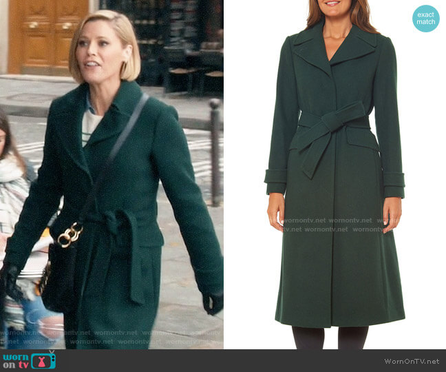 Kate Spade Single-breasted maxi wool-blend coat worn by Claire Dunphy (Julie Bowen) on Modern Family