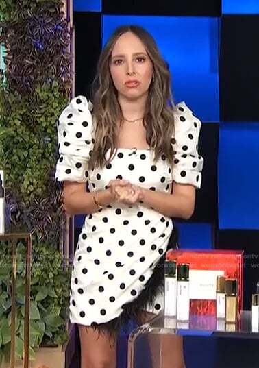 Lilliana's white polka dot puff-sleeve mini dress on E! News