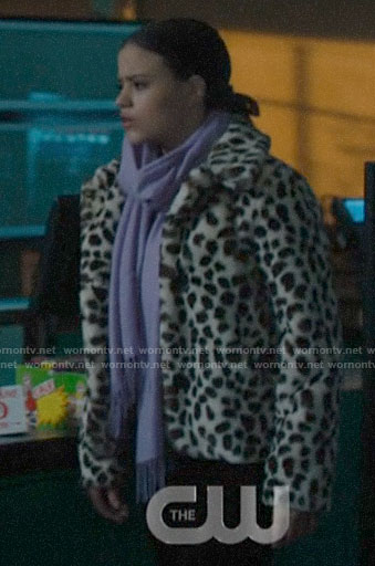 Maggie's leopard fur jacket on Charmed