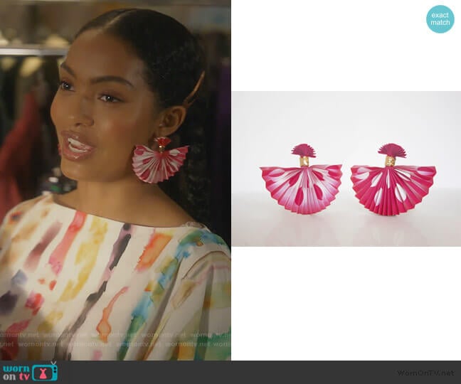 Venus Debris Lenticular Earrings by Mas & Nobu worn by Zoey Johnson (Yara Shahidi) on Grown-ish