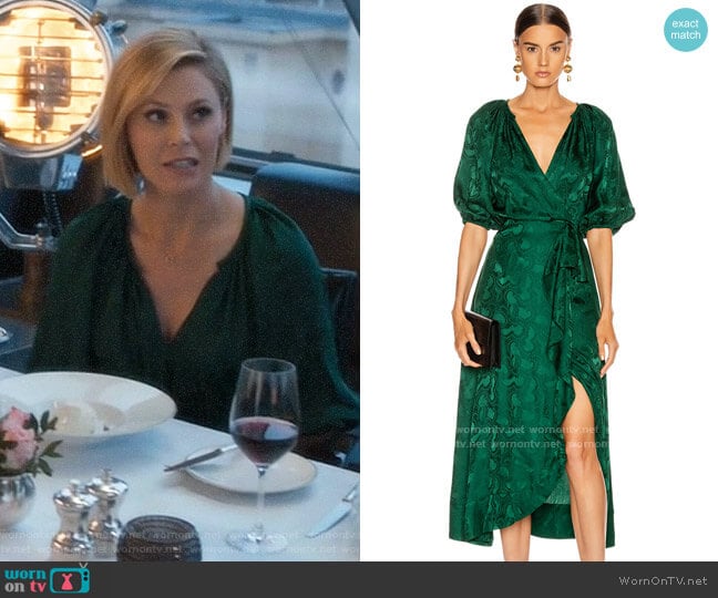 Saloni Olivia Forest Dress worn by Claire Dunphy (Julie Bowen) on Modern Family