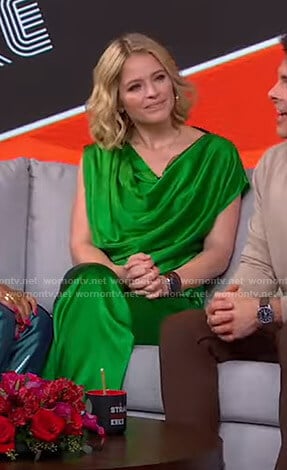 Sara's green draped satin top and pants on GMA Strahan Sara And Keke