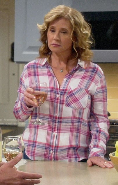 Vanessa’s pink plaid shirt on Last Man Standing