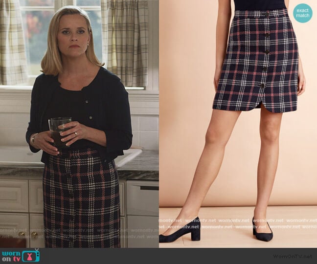 Elena’s black plaid button front skirt on Little Fires Everywhere