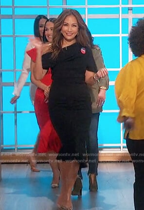 Carrie’s black one off shoulder dress on The Talk