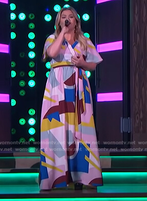Kelly’s geometric print wrap dress on The Kelly Clarkson Show