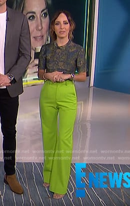 Lilliana’s camo tee and neon green pants on E! News