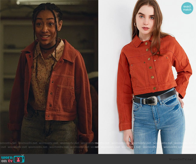 Gigi Cropped Gas Jacket by Urban Outfitters worn by Pearl Warren (Lexi Underwood) on Little Fires Everywhere