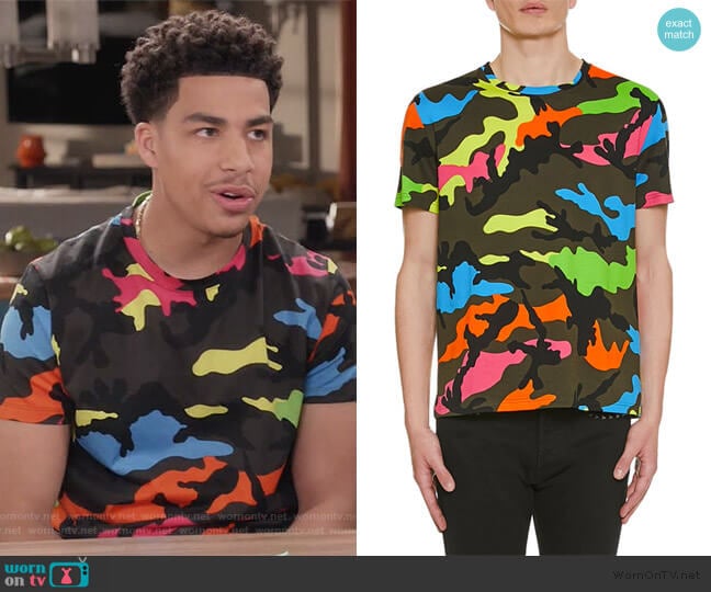 Camo-Print Crewneck T-Shirt by Valentio worn by Andre Johnson Jr (Marcus Scribner) on Black-ish