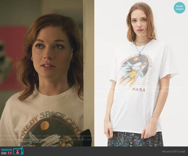 Vintage NASA Tee by Junk Food  worn by Zoey Clarke (Jane Levy) on Zoeys Extraordinary Playlist