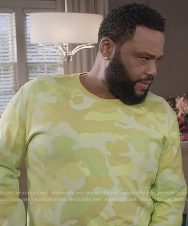 Andre's yellow camo sweatshirt on Black-ish