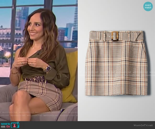 Erickson Skirt by Babaton worn by Lilliana Vazquez on E! News