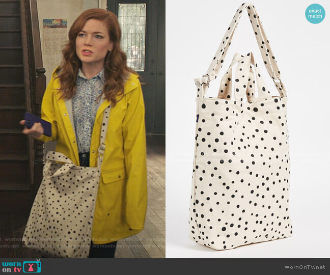 Duck Bag by Baggu worn by Zoey Clarke (Jane Levy) on Zoeys Extraordinary Playlist